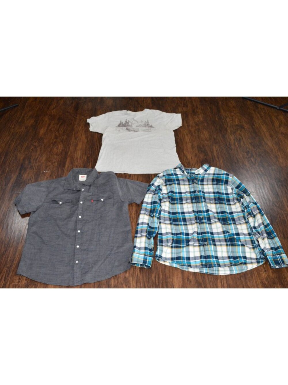 Men’s Size Large Shirt Lot of 3 Button Up Tee Streetwear Casual Normcore Classic